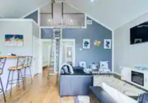 Cozy Seaside Cottage Escape